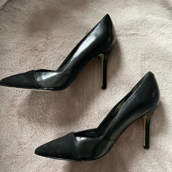 Black Marc Fisher heels - Picture 2 of 8